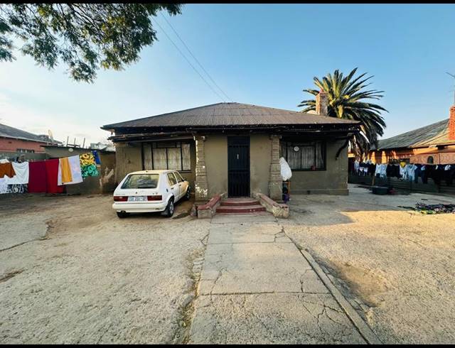 27 BEDROOM HOUSE FOR SALE IN DELVILLE